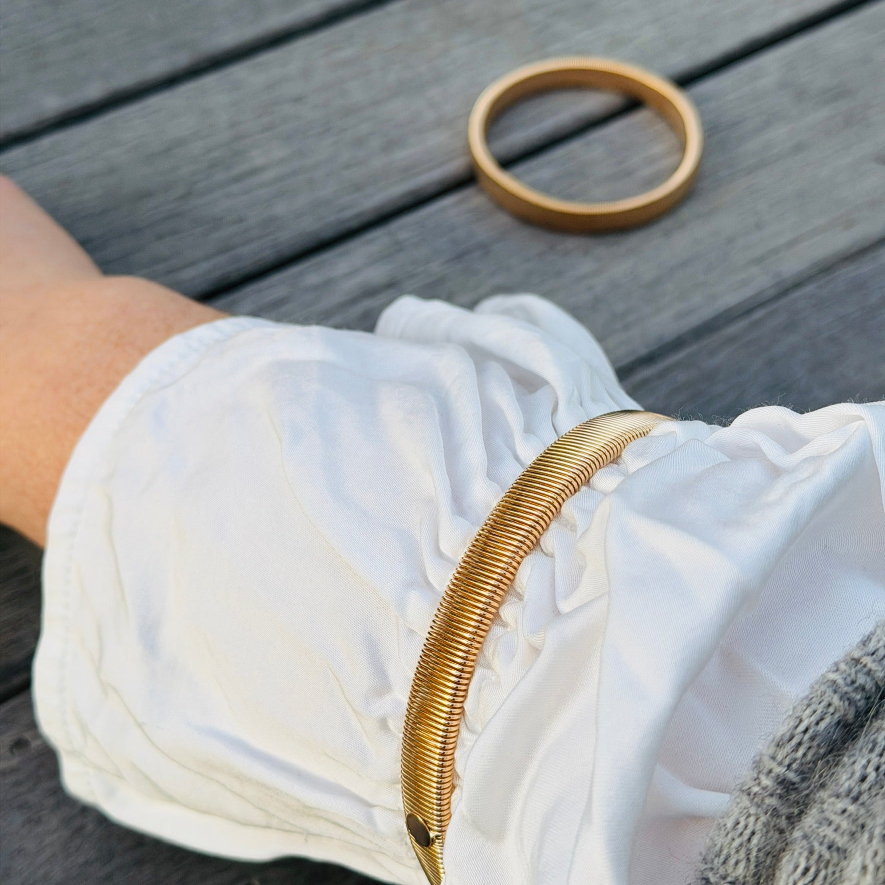 GOLDIE Sleeve Band