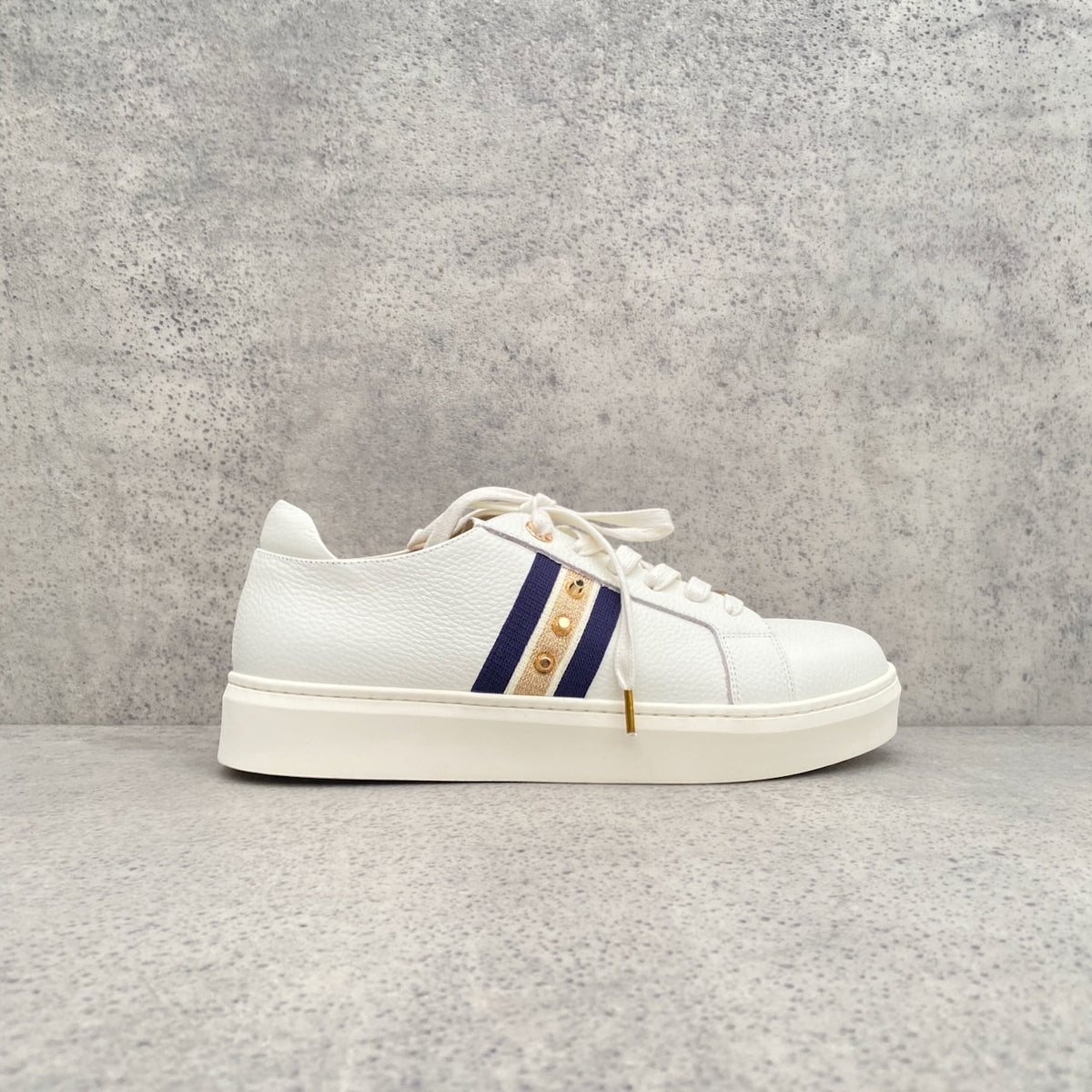 KW Caine Trainer