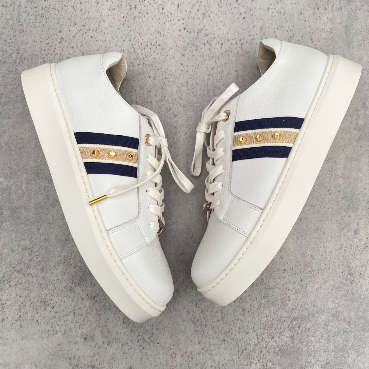 KW Caine Trainer