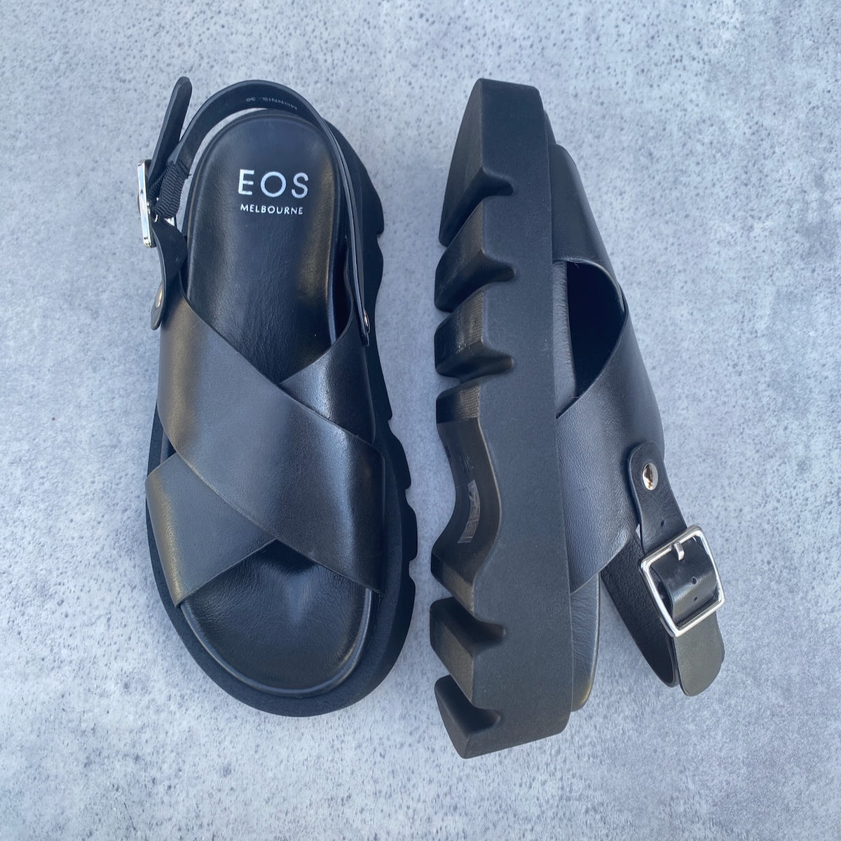 EOS Monnis