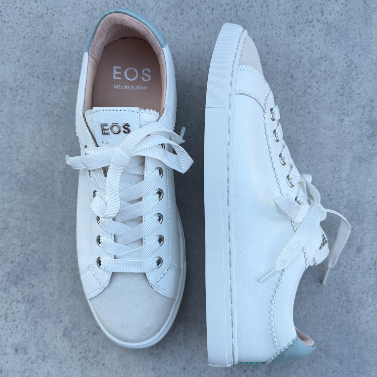 EOS Rafaelle