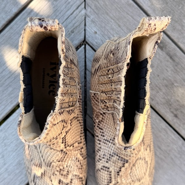 SAMPLE: IVY LEE IV - ONLINE ONLY, Size 38