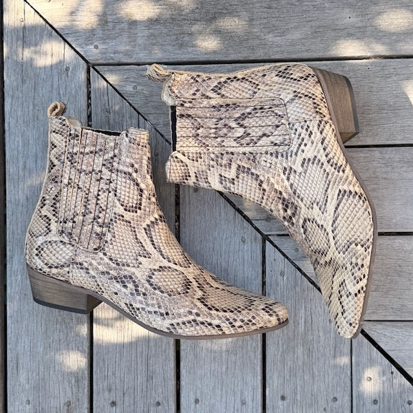 SAMPLE: IVY LEE IV - ONLINE ONLY, Size 38