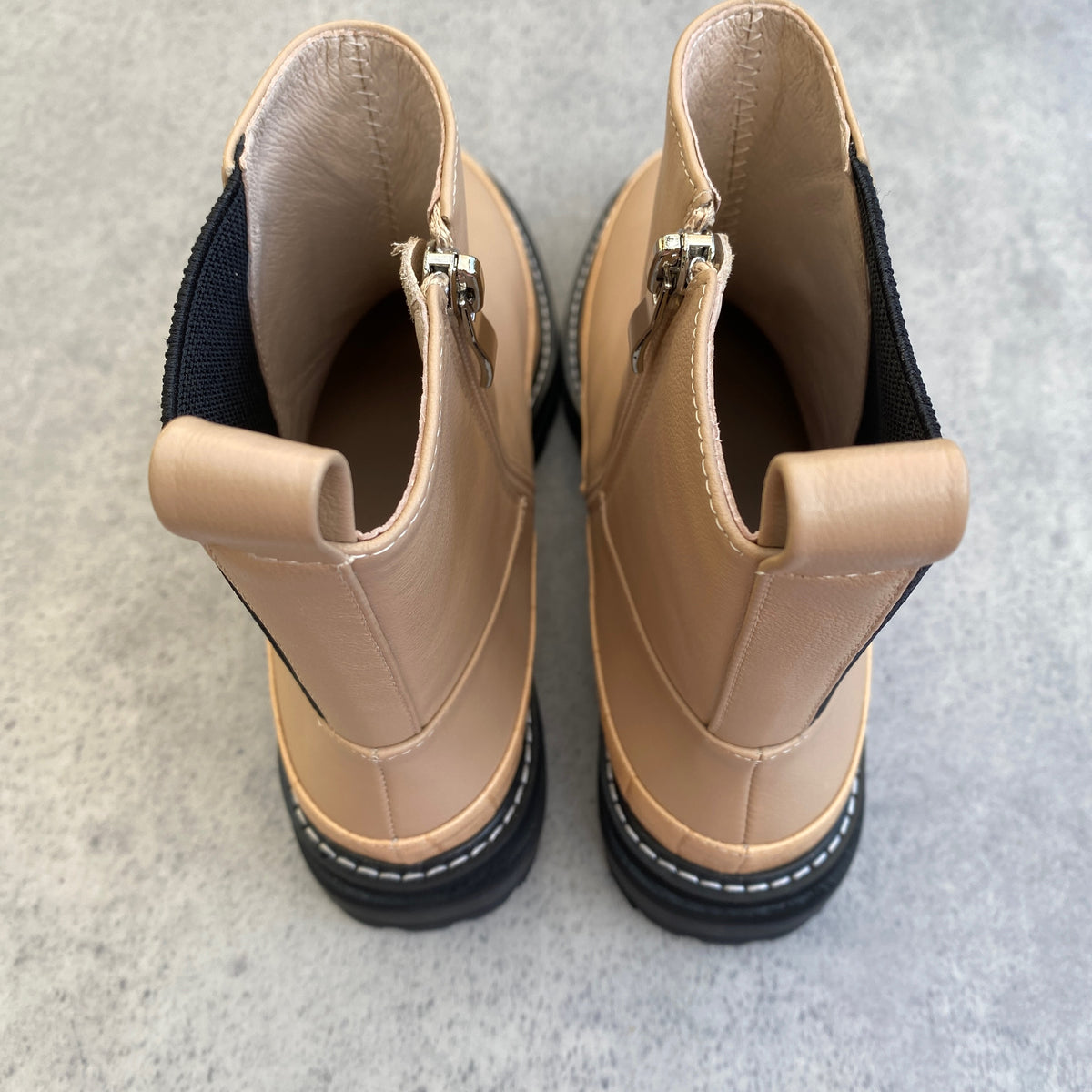 HAEL & JAX River - ONLINE ONLY, Size 37